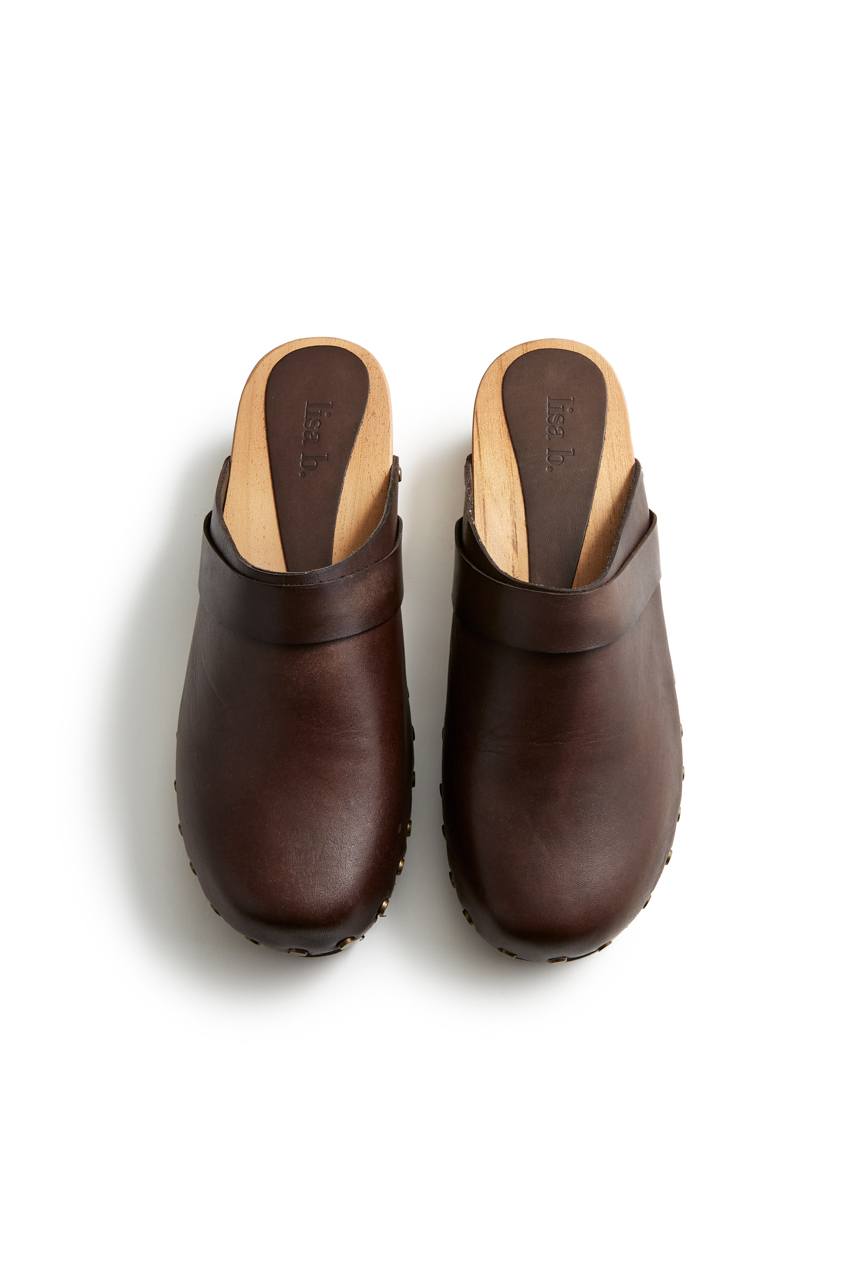 low heel classic clogs in dark brown Clogs lisa b. 