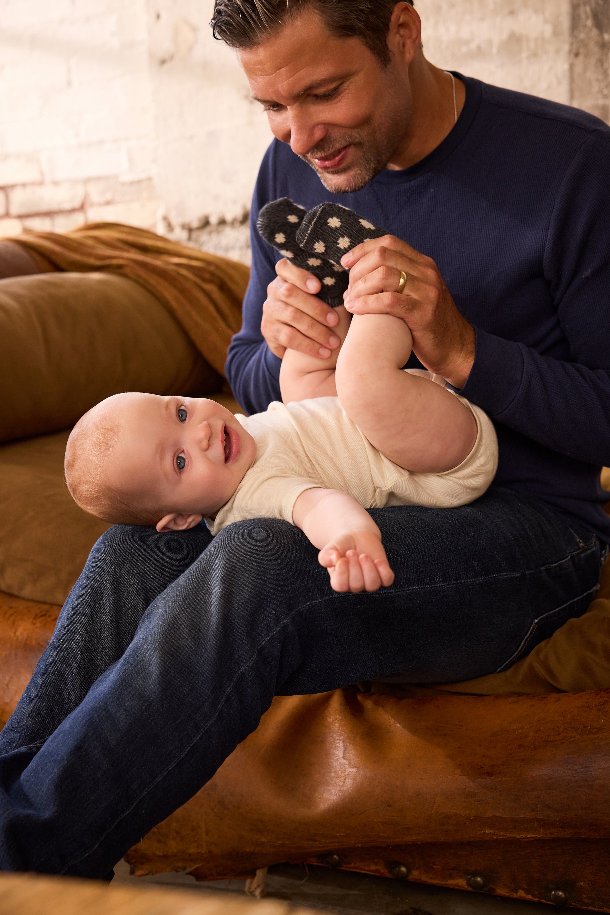 lisa b. wool cashmere baby socks | dot in navy