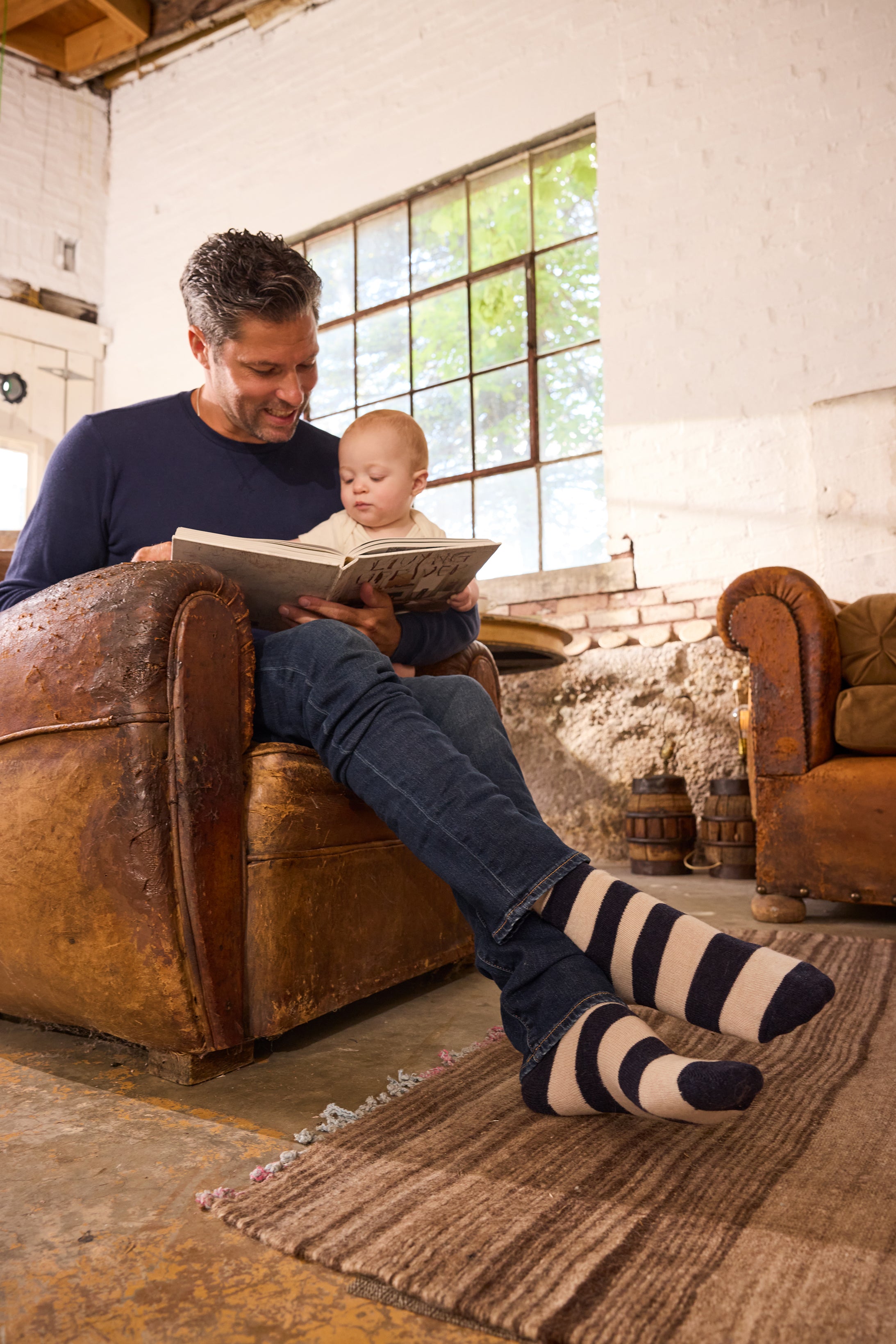 lisa b. wool cashmere men socks | rugby stripe crew in navy