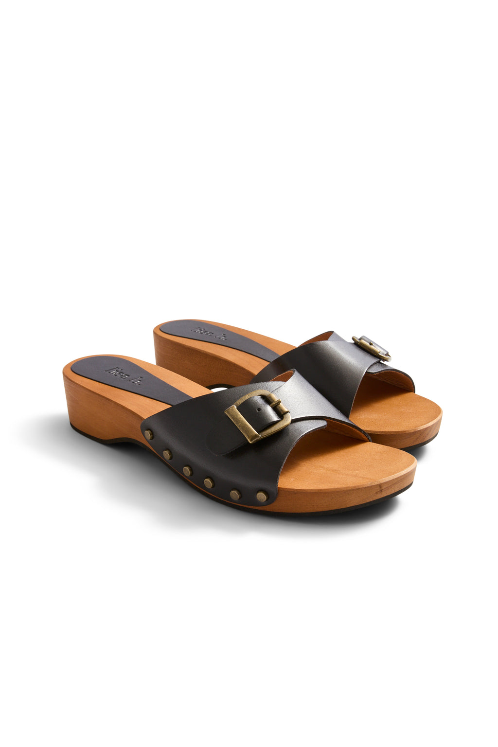 summer clogs in black leather