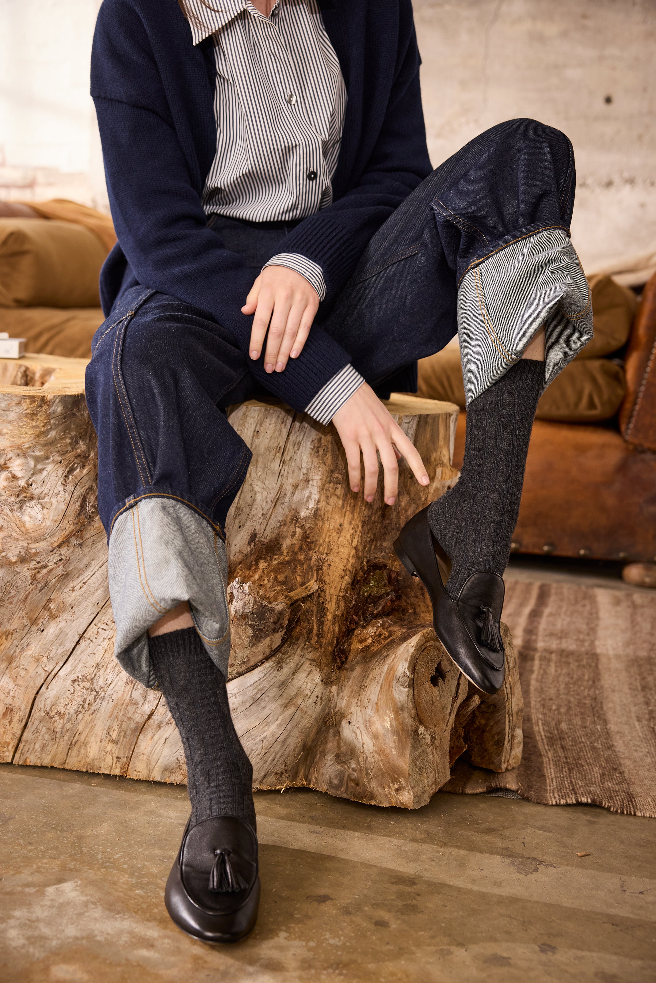 lisa b. wool cashmere women socks | chunky cable crew in charcoal
