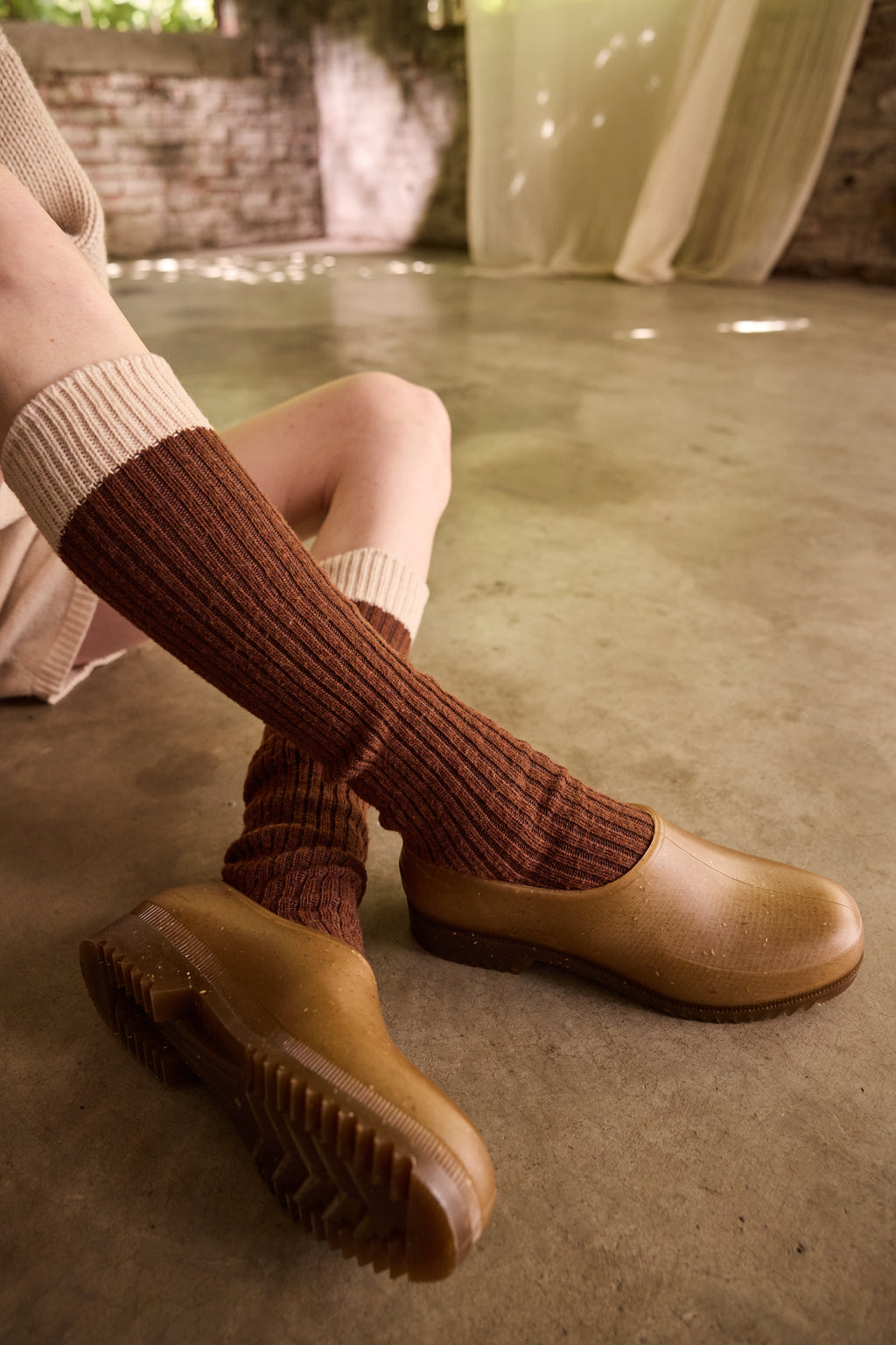 her créme top ribbed knee high