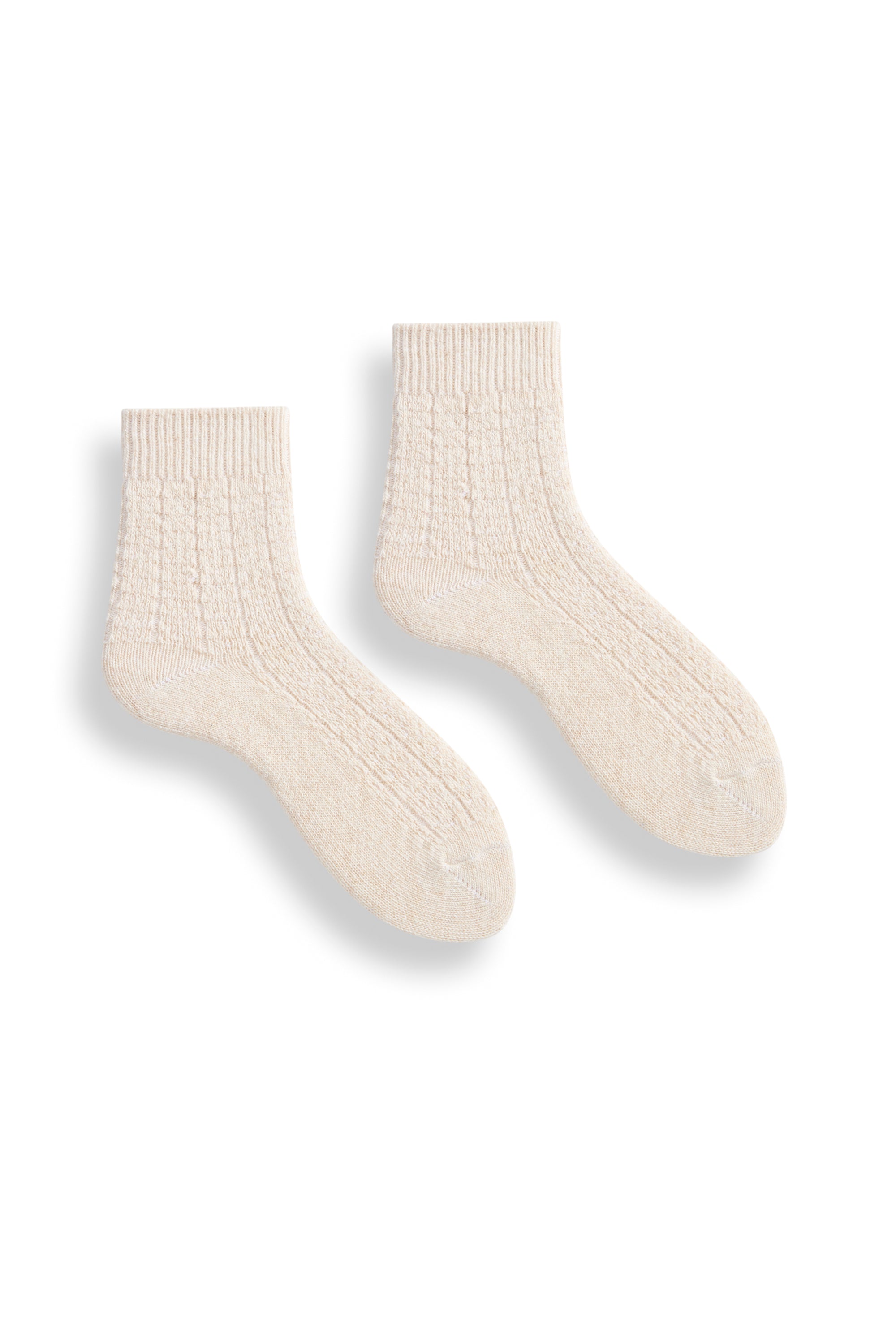 lisa b. wool cashmere women socks | rope stitch quarter-crew in créme