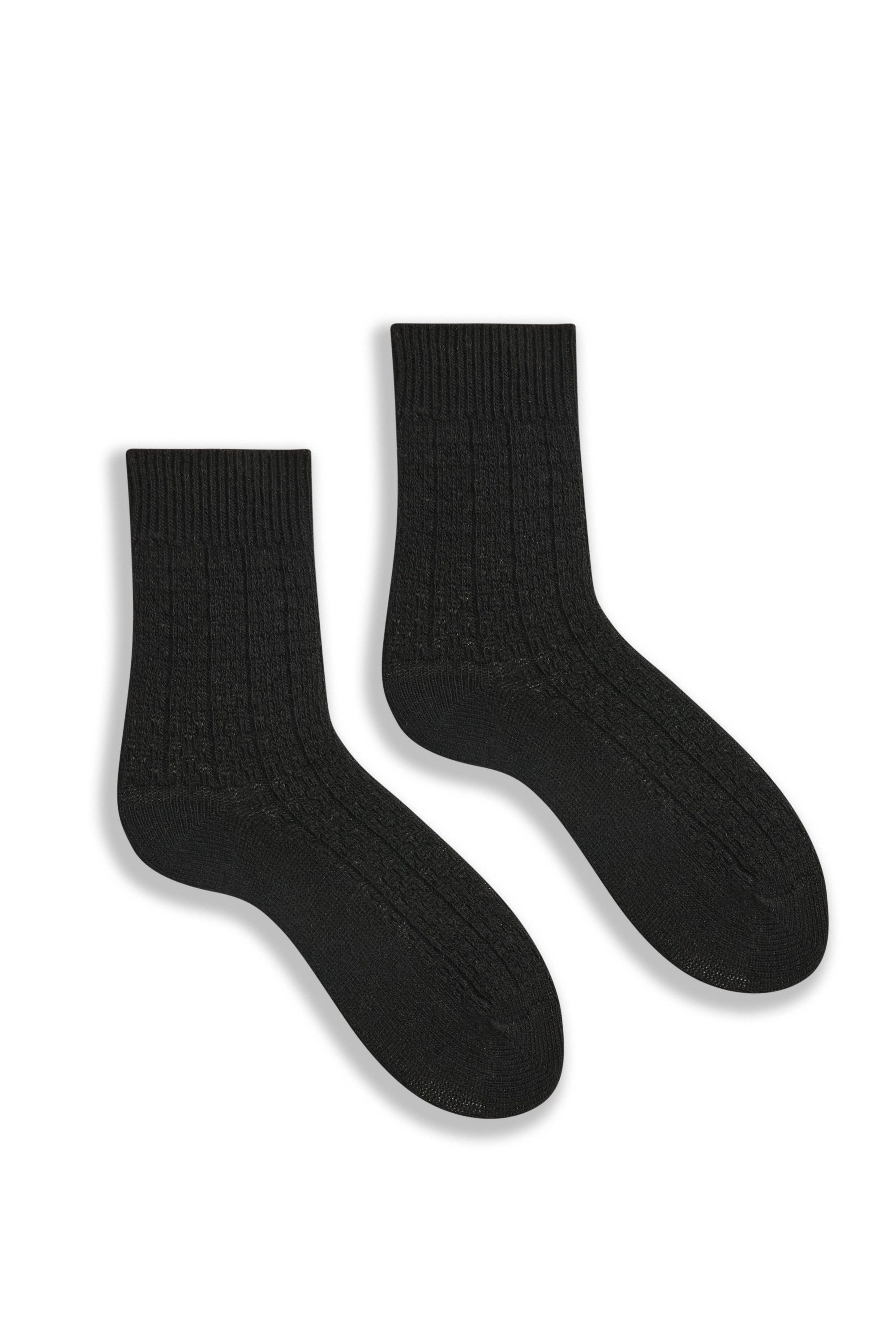 lisa b. wool cashmere women socks | rope stitch quarter-crew in black