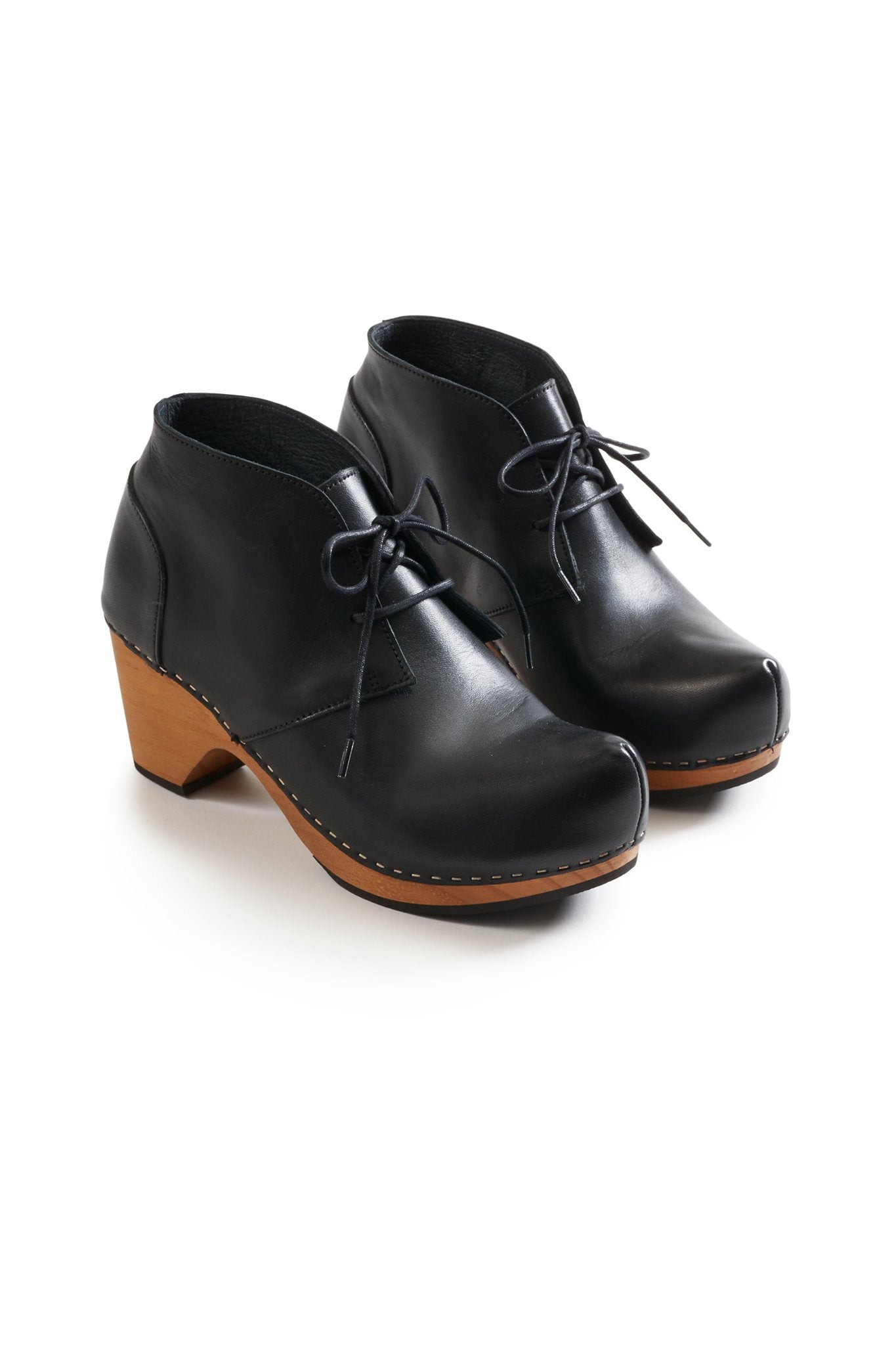 toe seam leather bootie clogs in black Clogs lisa b. 