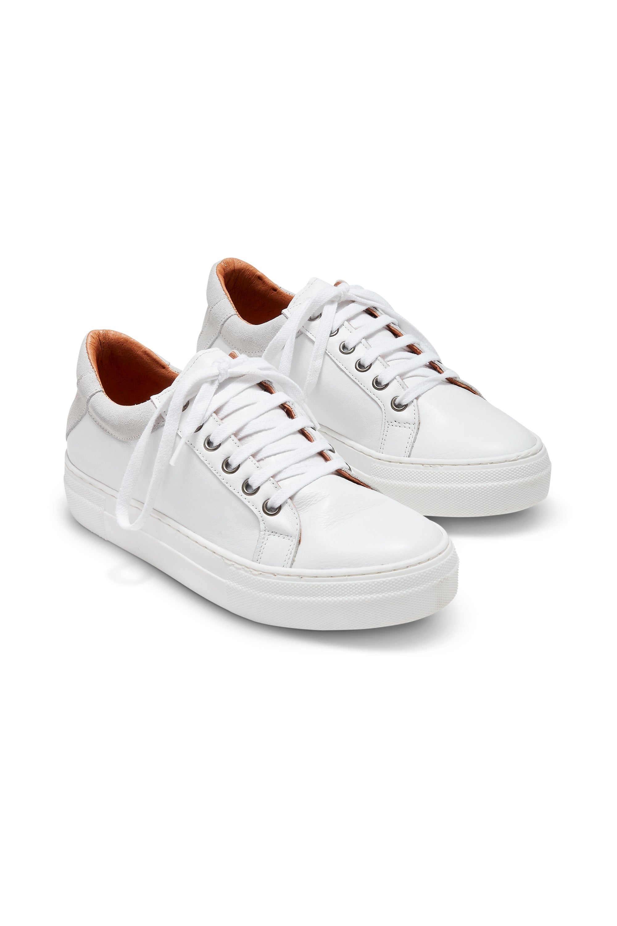 sneaker in white