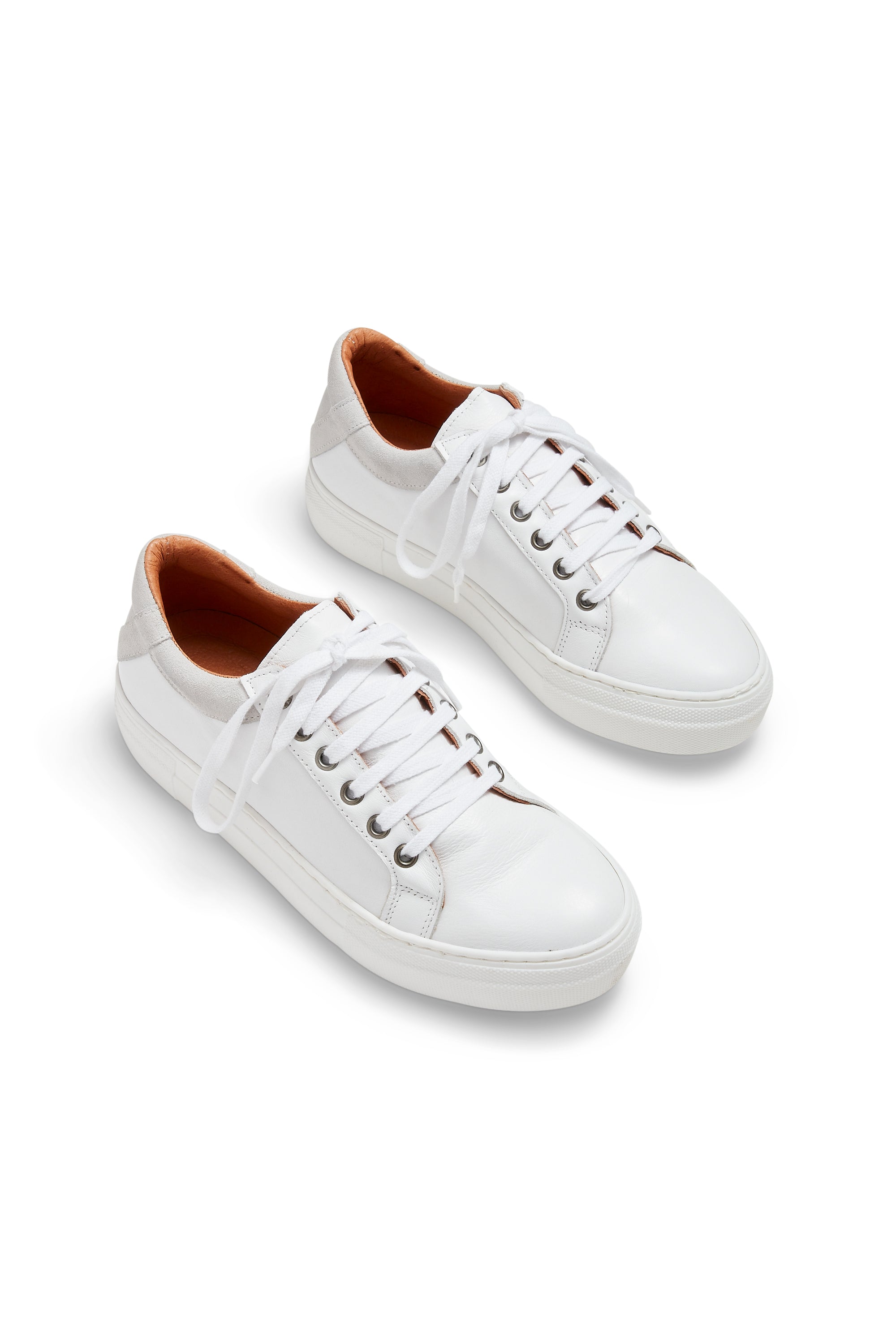 sneaker in white