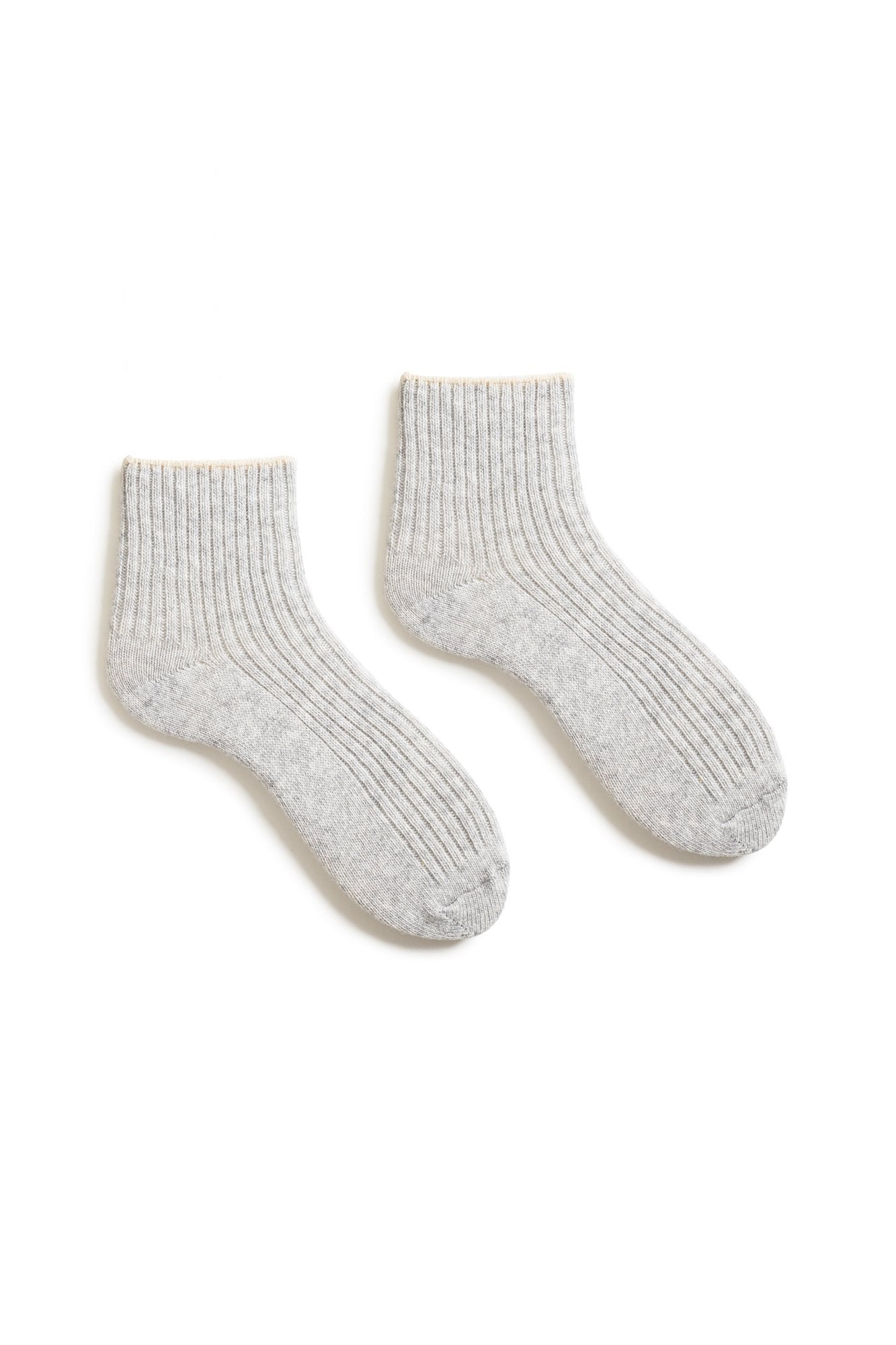 lisa b. wool cashmere women socks | tipped rib shortie in lt grey heather