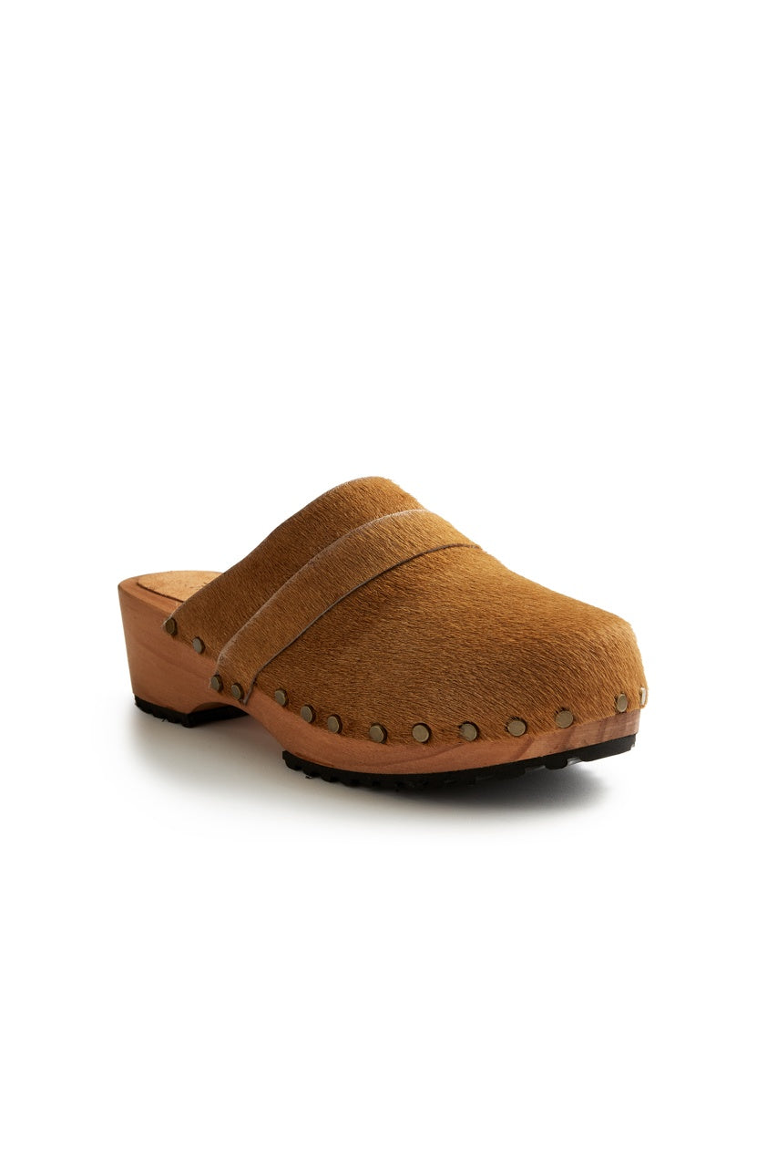 low heel classic clogs in camel cow hair Clogs lisa b. 