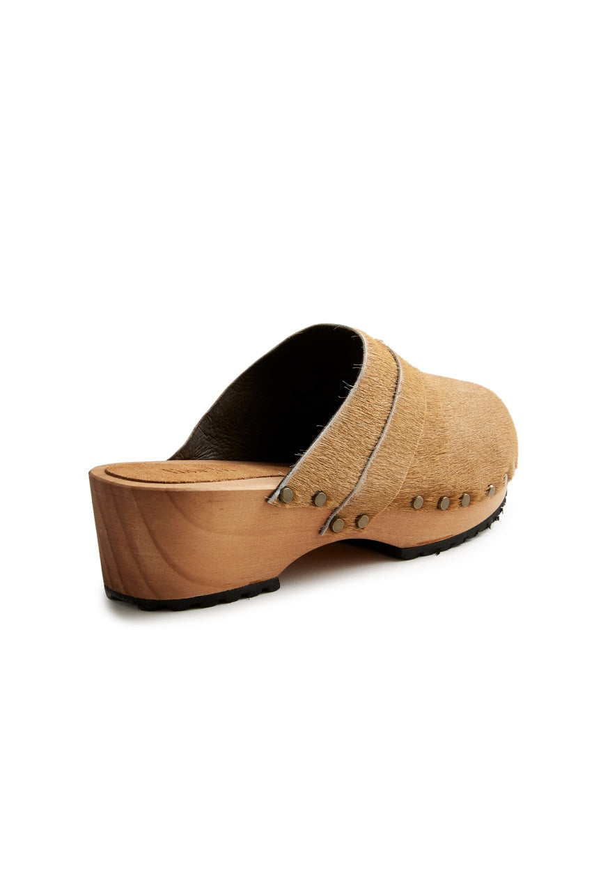 low heel classic clogs in camel cow hair Clogs lisa b. 