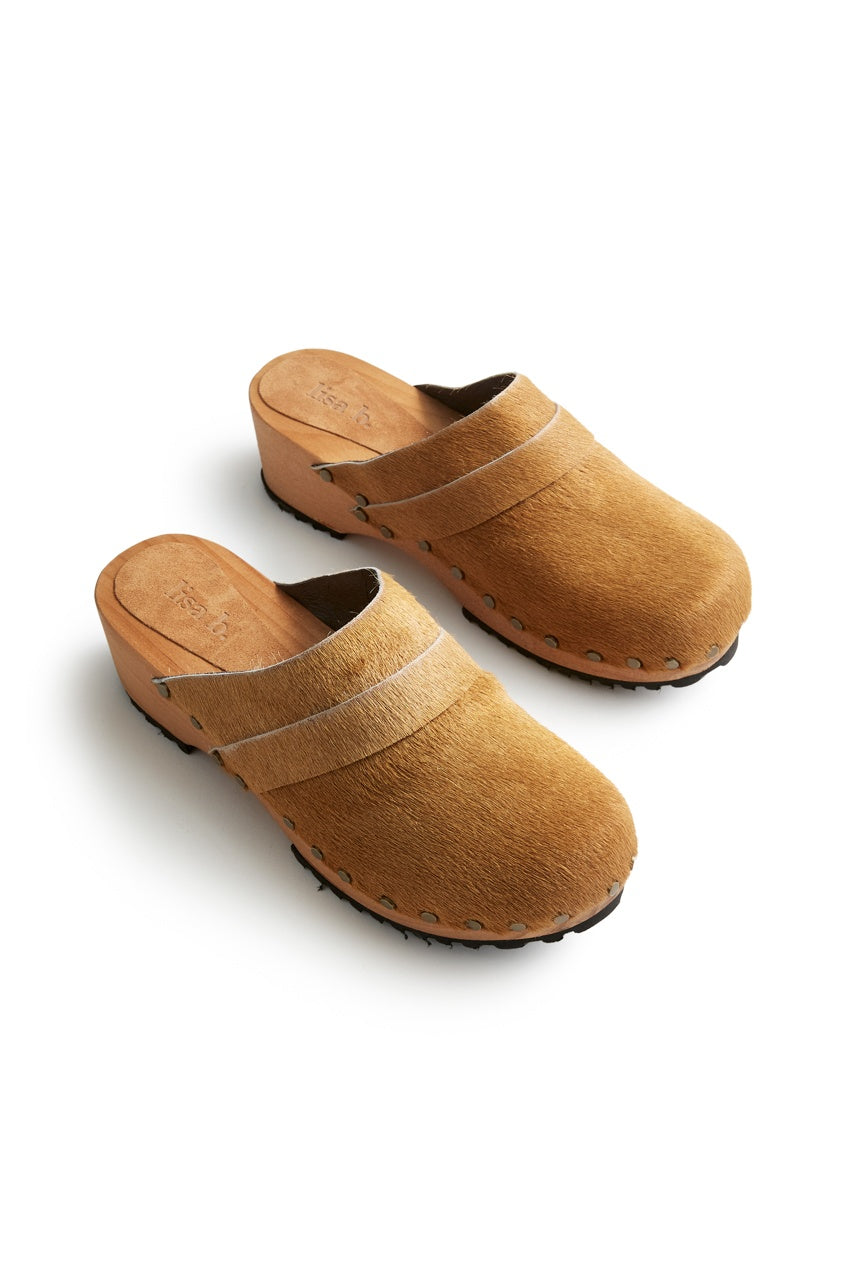 low heel classic clogs in camel cow hair Clogs lisa b. 