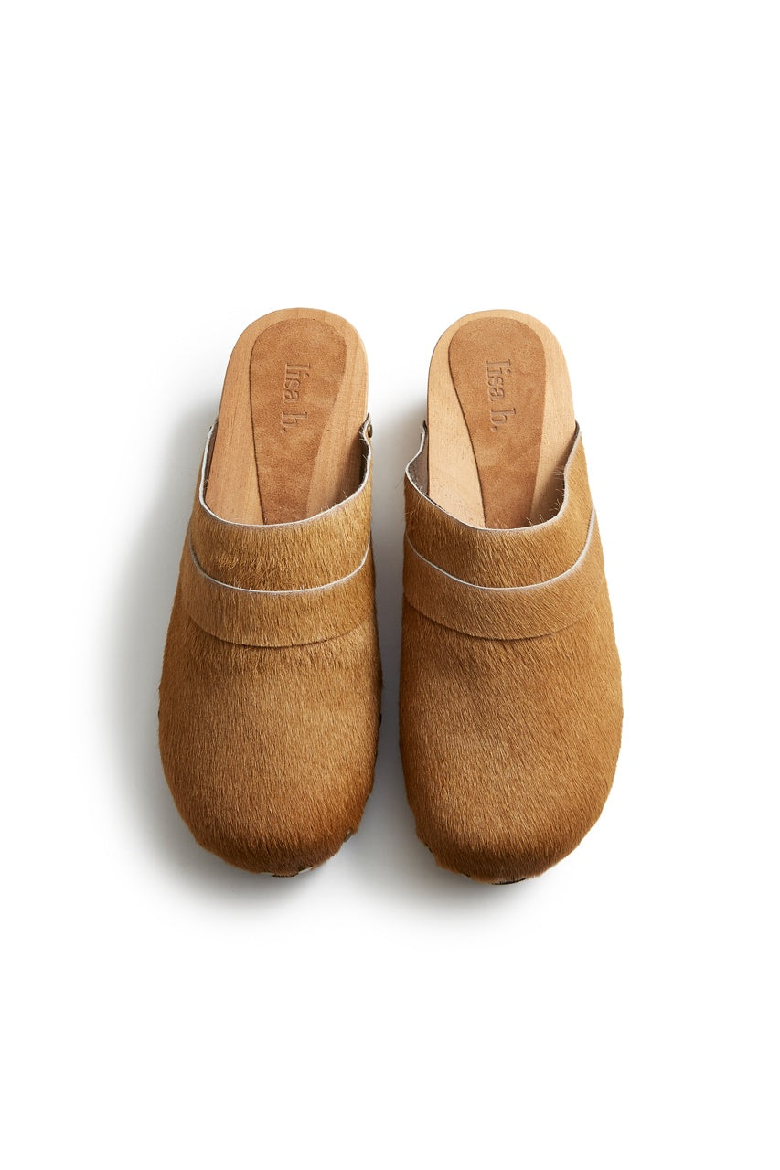 low heel classic clogs in camel cow hair Clogs lisa b. 