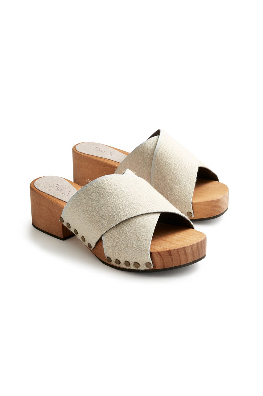 criss-cross slide clogs in créme cow hair Clogs lisa b. créme cow hair 36 (US 5.5-6) 
